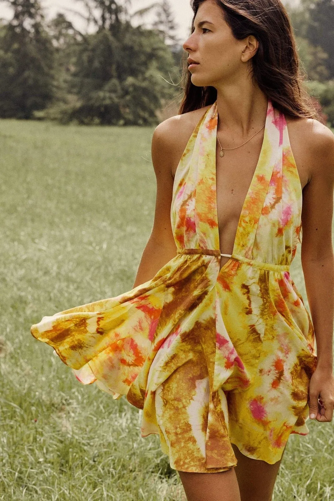 Charlotte - Vibrant Backless Flare Mini Dress