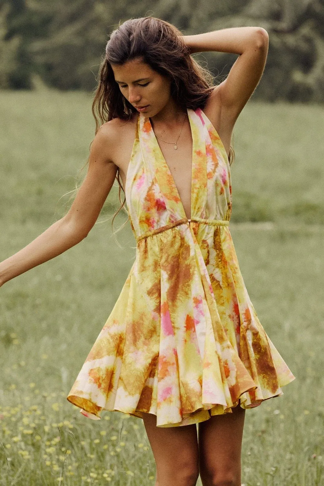 Charlotte - Vibrant Backless Flare Mini Dress